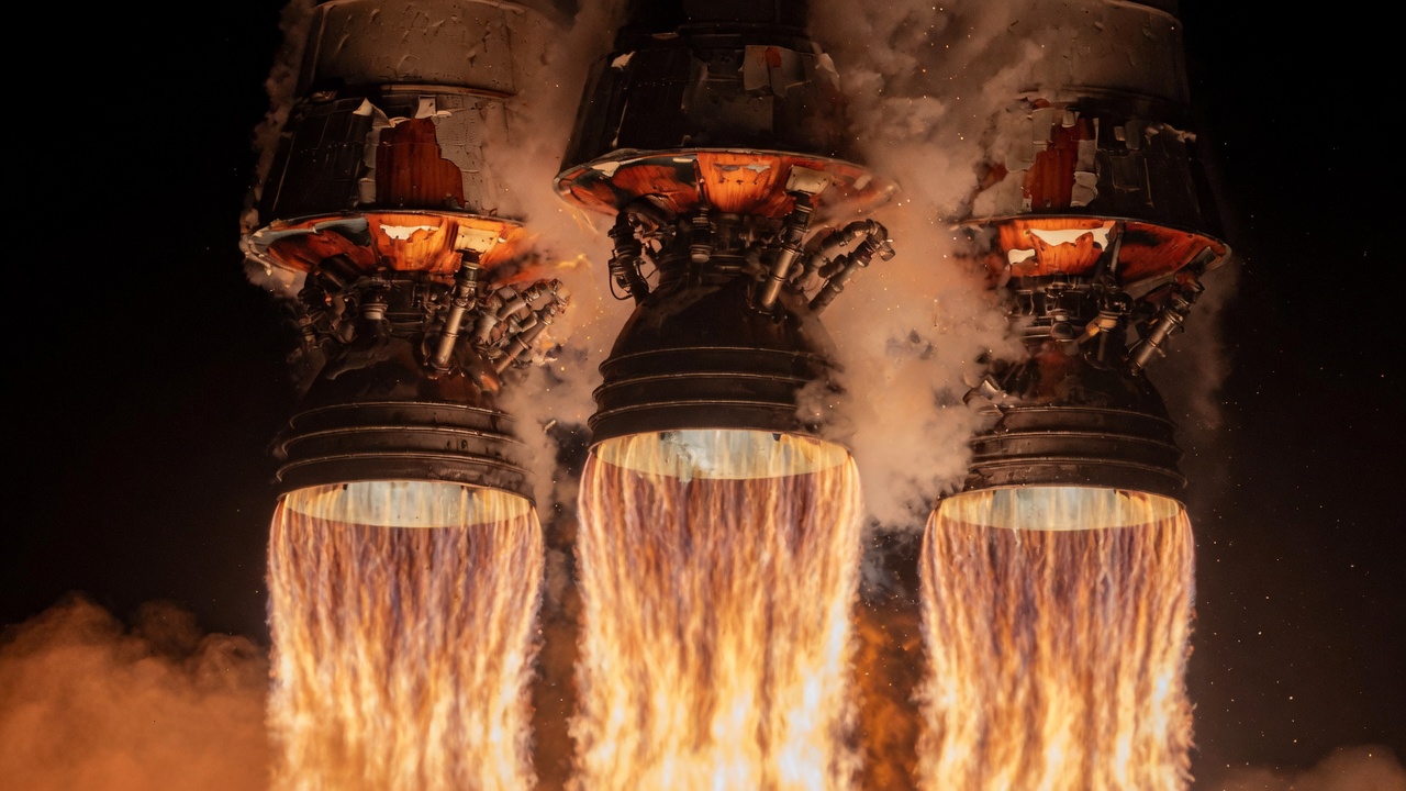 Vector engines at full throttle during ascent
